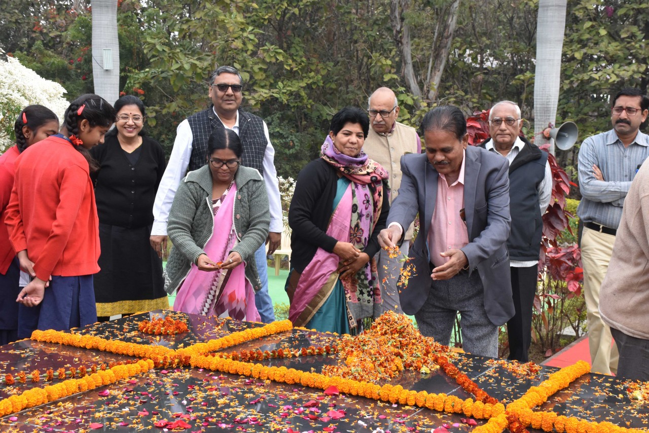 MGIMS pays tribute to Dr Sushila Nayar on her 19th Death Anniversary