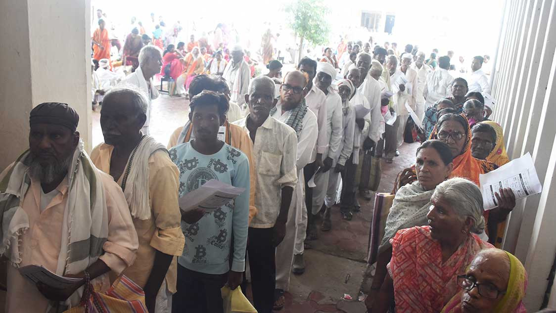 Gandhi Jayanti Eye Camp Treats a Thousand Patients