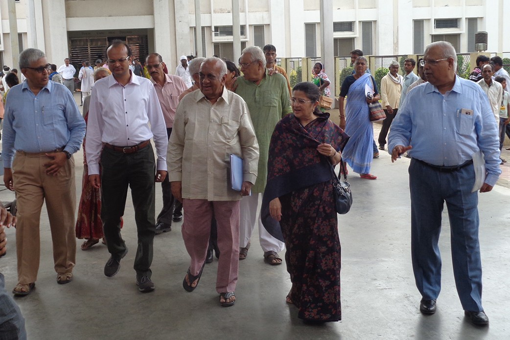 Rajashree Birla visits Kasturba Hospital